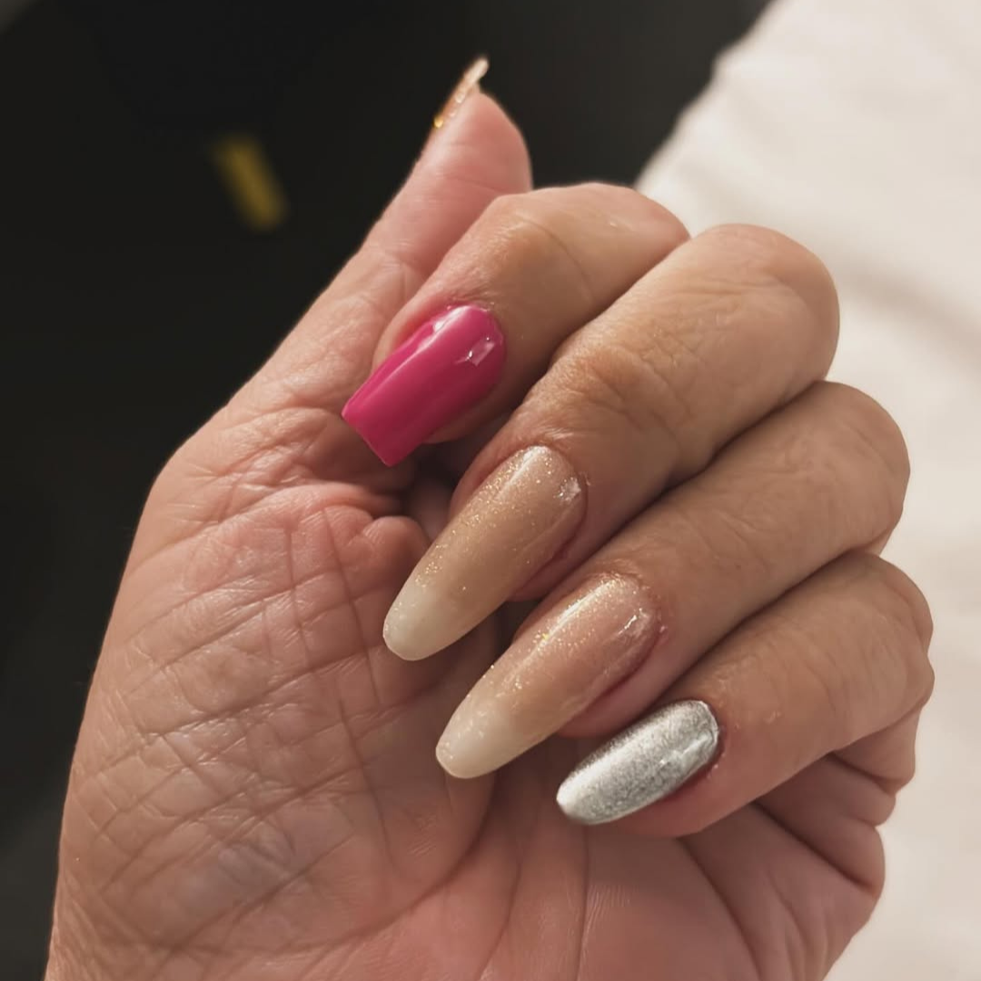 unhas e pés com manicure