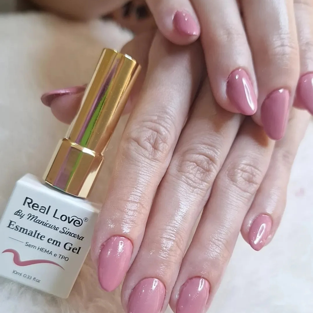 unhas e pés com manicure